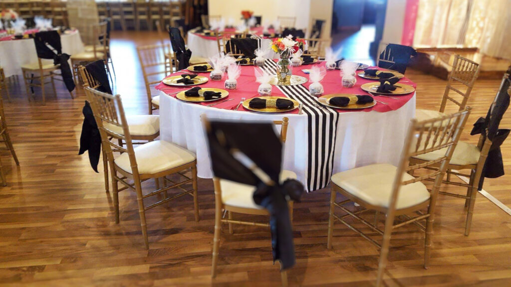 High contrast table decoration